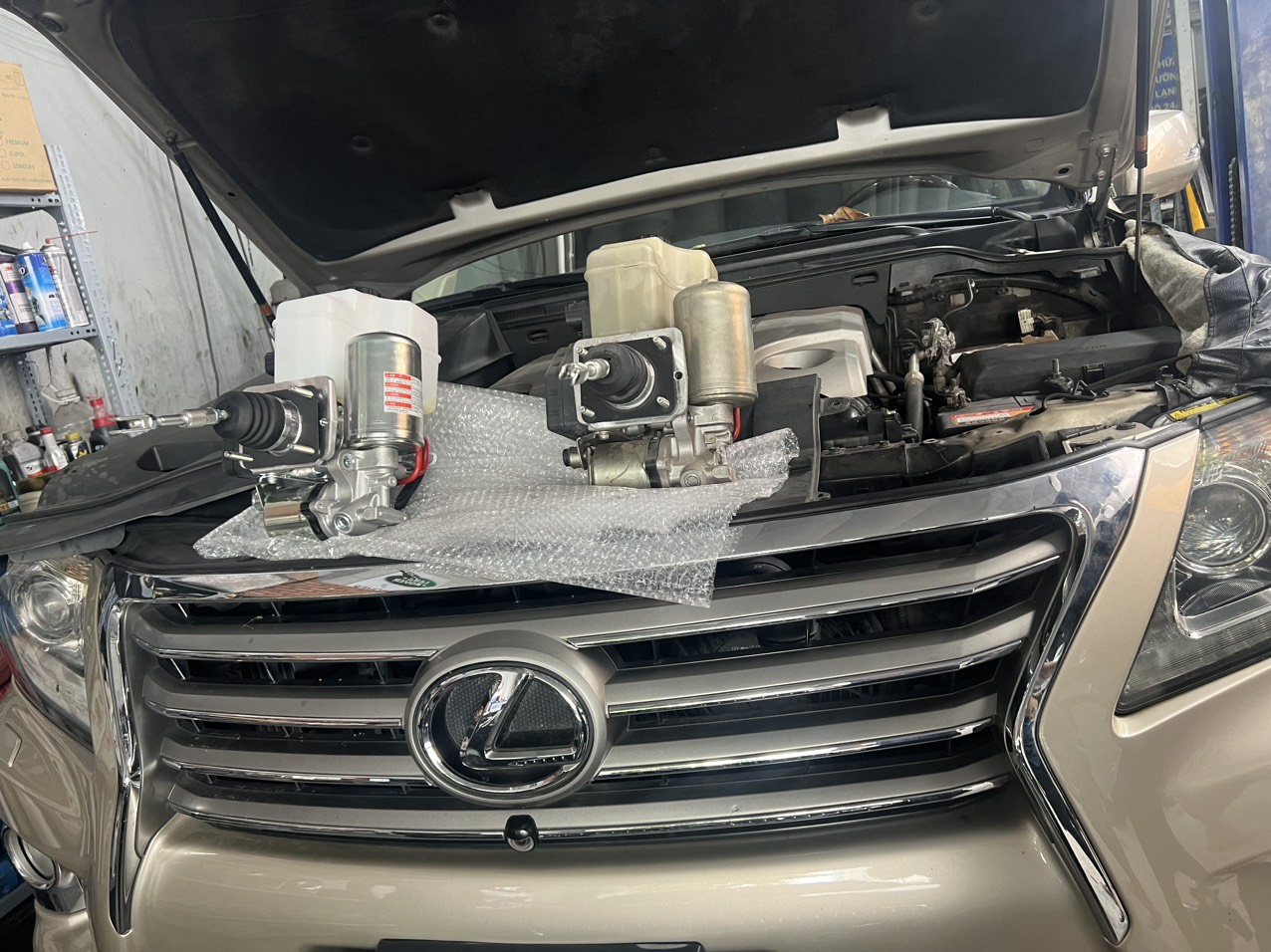 Sửa chữa máy lạnh xe Lexus