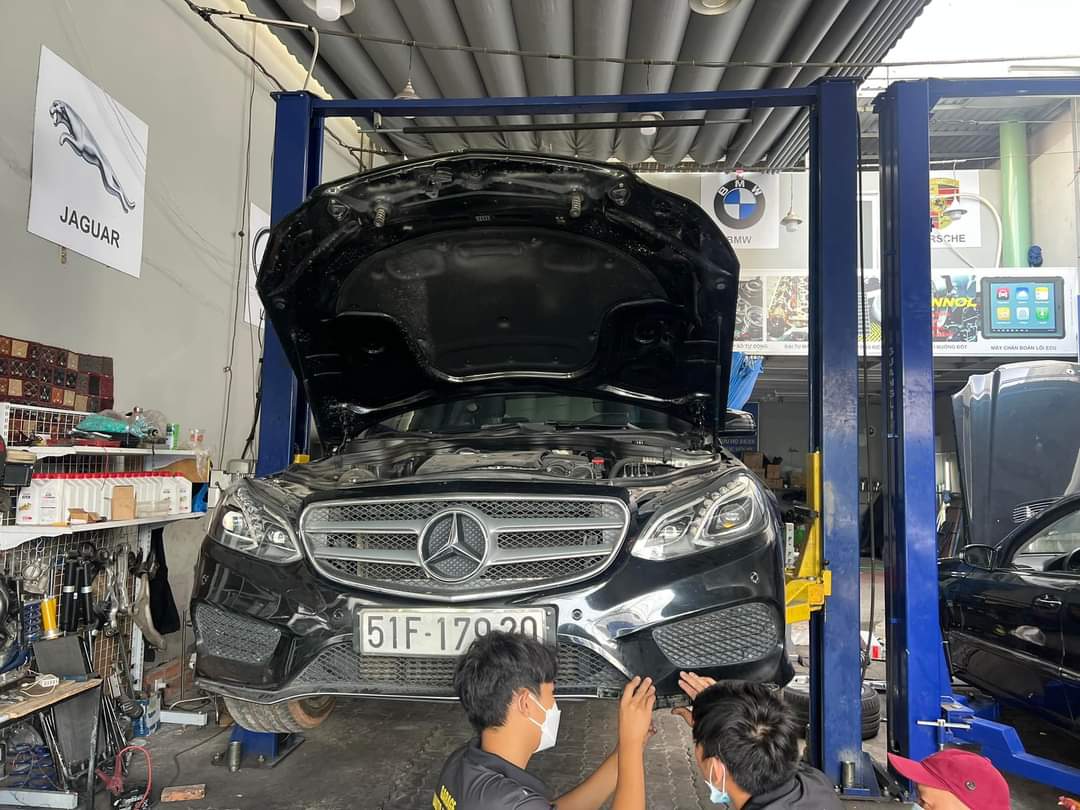 Sửa chữa ô tô Mercedes